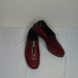 Munro Cherry Red & Black loafers Good Condition